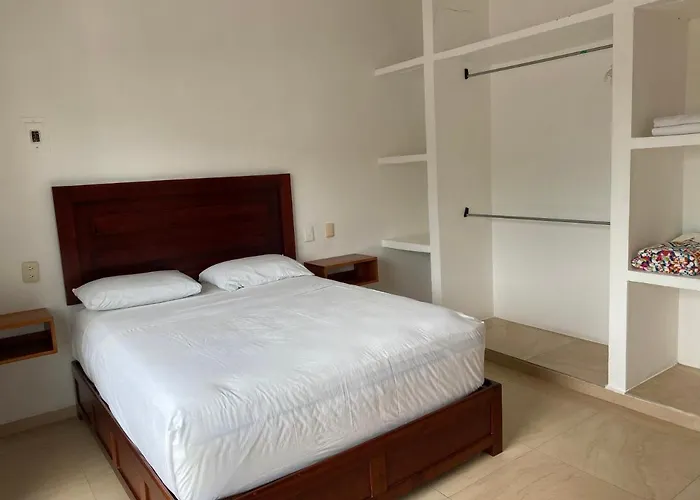 Hotel Malix Pek 2*