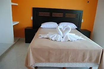 Hotel Malix Pek 2*